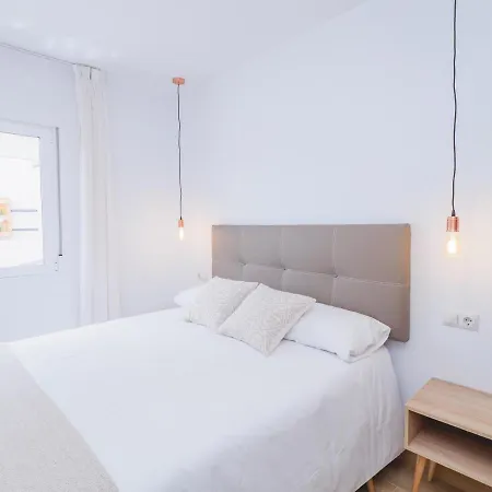 Cubo's William's Sunny 4 With Breakfast